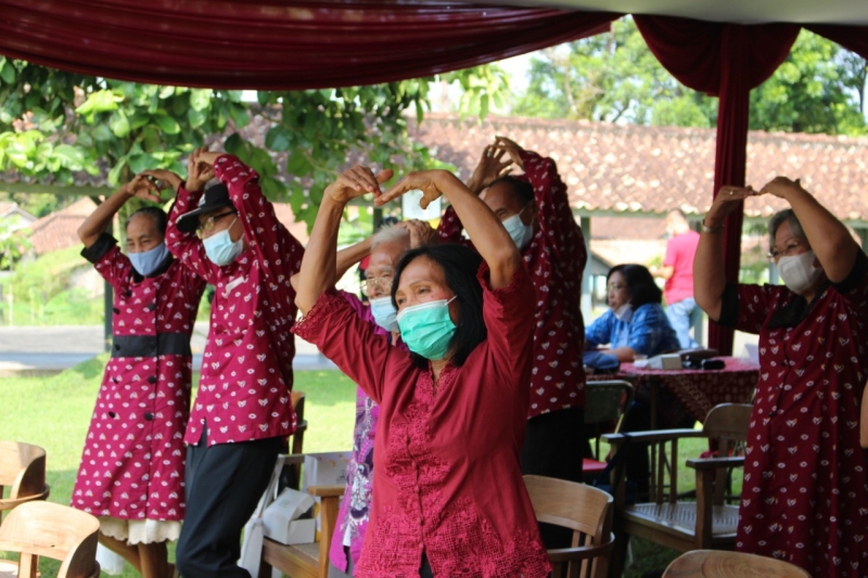 Lansia Sehat, Sejahtera dan Berdaya: Komitmen YAKKUM untuk Lansia di